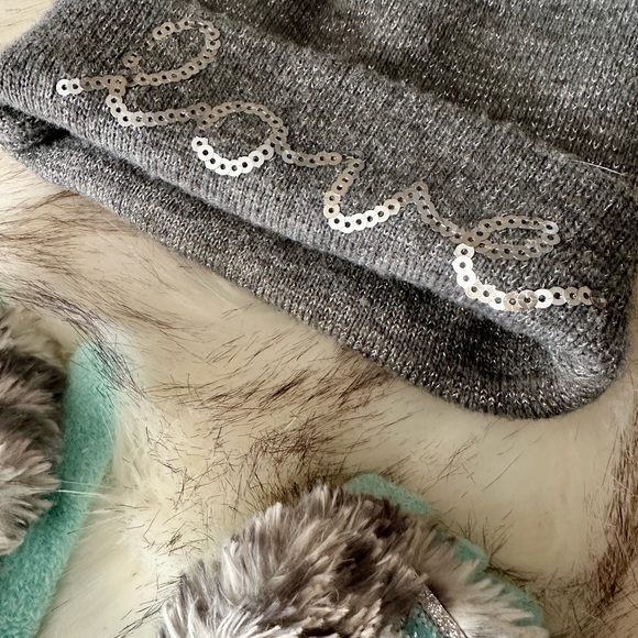 Justice Girls Teal & Gray Love/Black “K” Initial Beanies And Fingerless Gloves - Picture 5 of 12